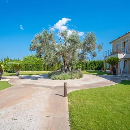 Holiday home Luxurioeses Mit Whirlpool Im Freien Und Pool, Ideal Fuer Veranstaltungen